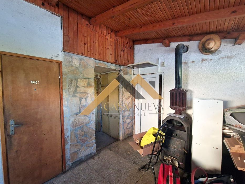 Къща със заведение за бързо хранене в гр.Перник, кв.Църква