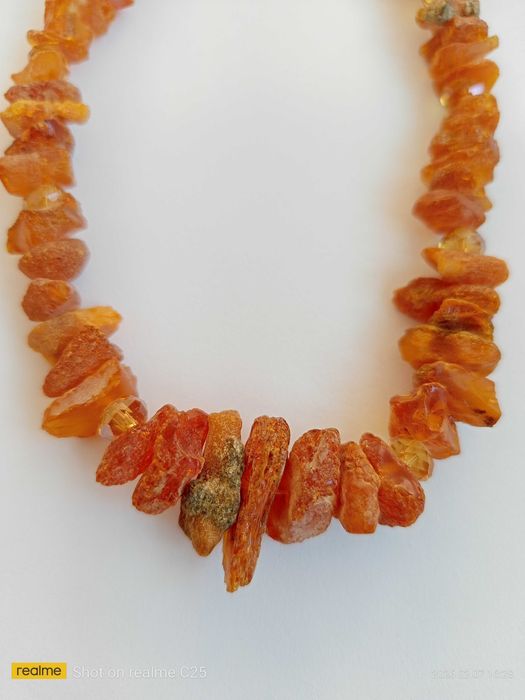 Янтарные бусы , натуральные.