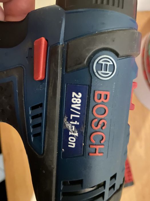 Bosch Professional 28V Li-Ion Батерии (2бр) със Зарядно - Неизползвани