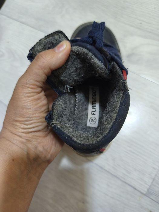 Ер баланын аяк киимдери...