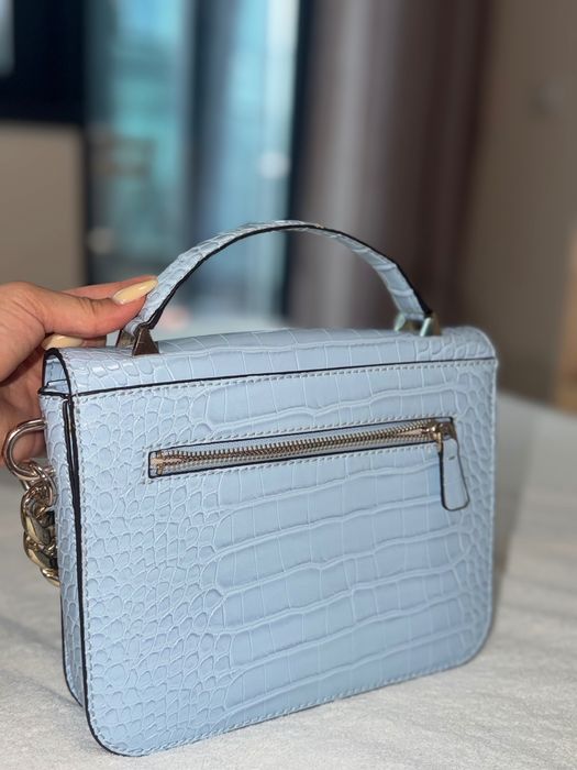 Дамска чанта GUESS