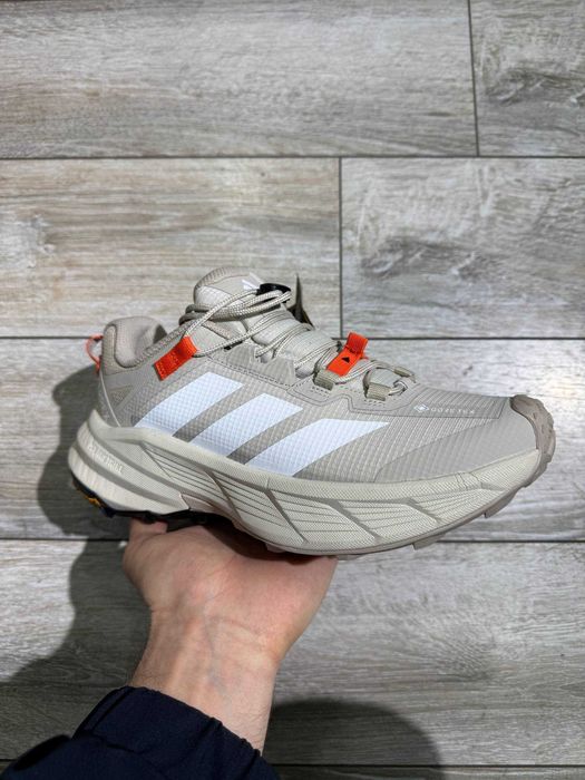 Кроссовки Adidas Terrex Freehiker.