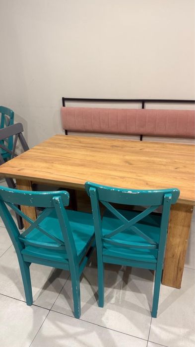 Стол и стулья б/у