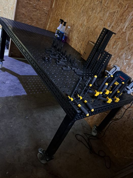 Masă de sudură Siegmund Professional Extreme 8.7, plasmanitrată, cu sistem de găuri + set accesorii prindere/fixare