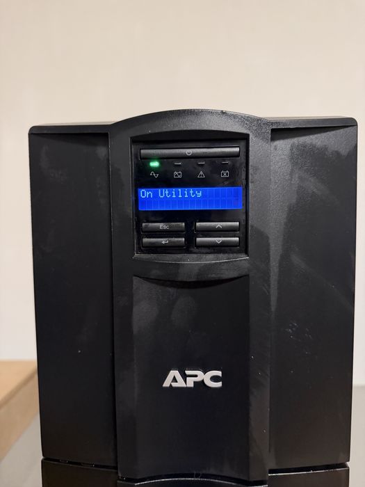 UPS APC Smart 2200 VA 2KW