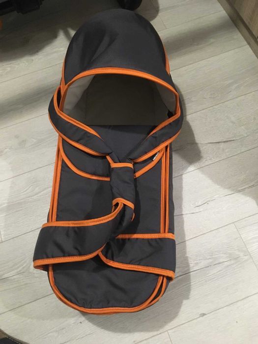 Продавам запазена количка за близнаци ZEKIWA