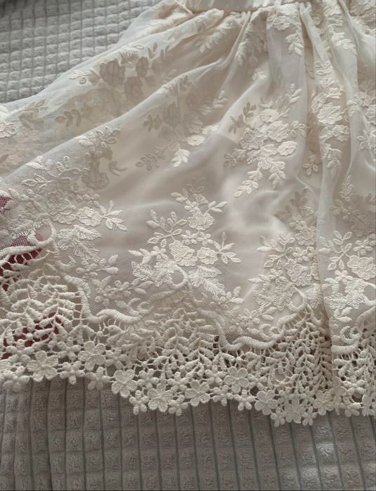 Fusta din tulle cu broderie