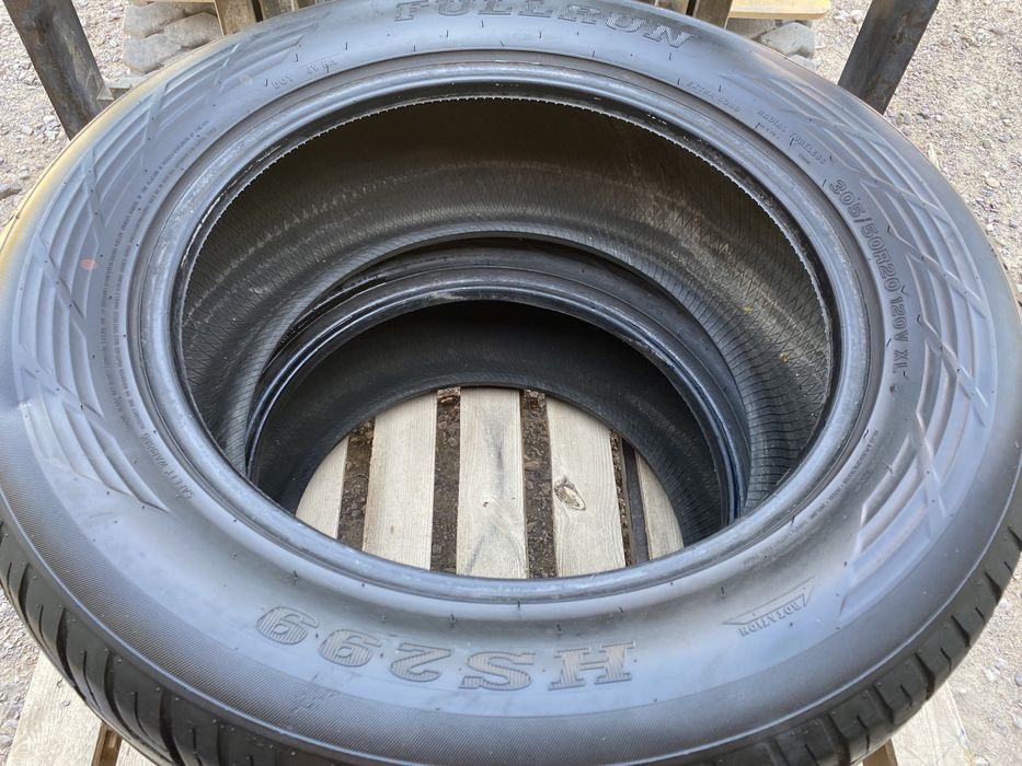 Шины 305/50R20 (2шт)