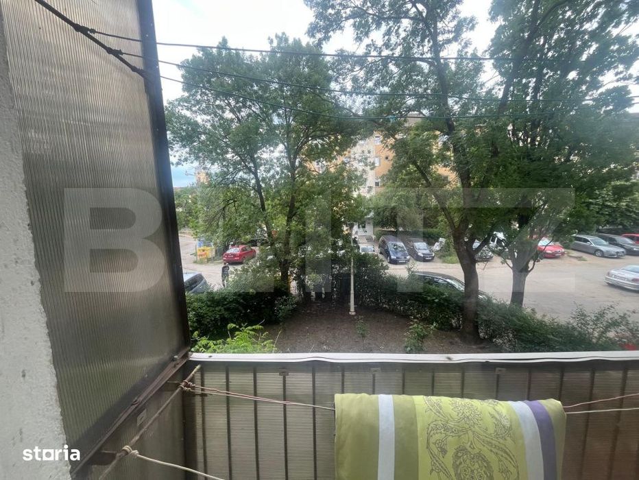 Apartament de vanzare, etaj 1, 35 mp, zona Nufarul