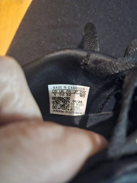 Vând ghete de fotbal Adidas Performance Predator