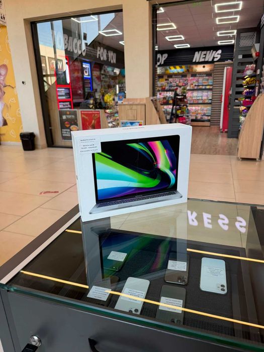 Mack Mook Pro | 13 Inch | i5 | 256 GB | Posibilitate In Rate | Acceptam si Schimburi | Livrare toata Tara .