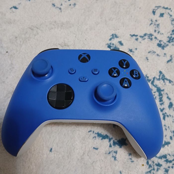 Продам джойстик Xbox в отличном состоянии