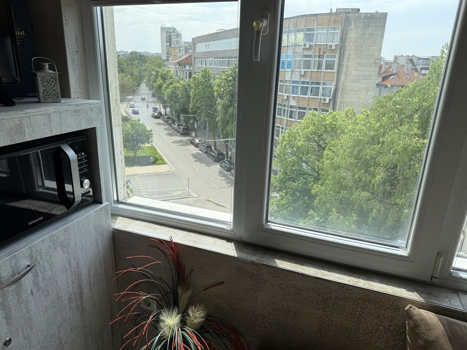 Продава се Двустаен апартамент в Русе, Център - 25 кв.м за 2600 €/кв.м - Снимка #18