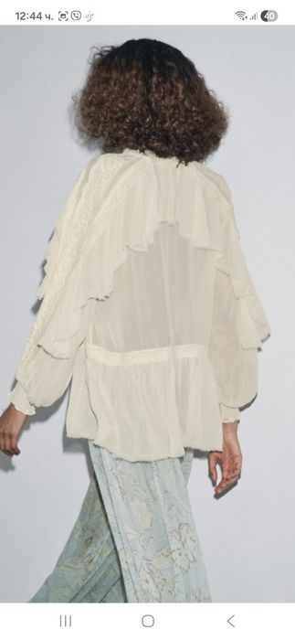 Zara  новa риза екрю с волани и  дантела