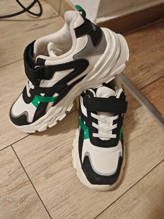Adidași sport mărime 35