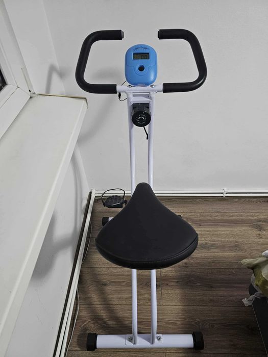 Vand bicicleta fitness.