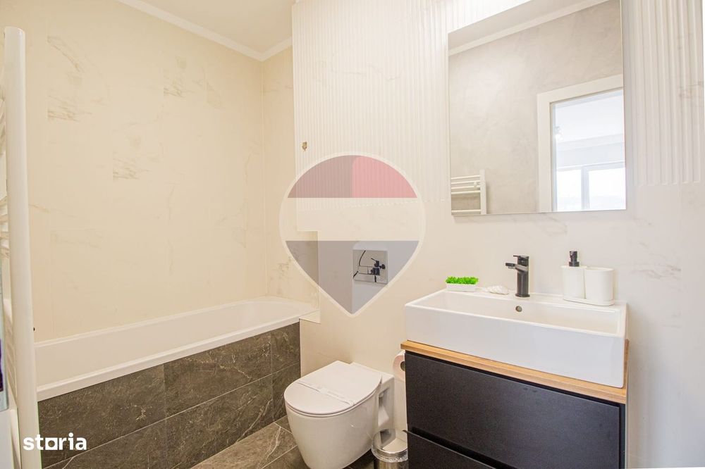 Apartament cu 3 camere de vânzare