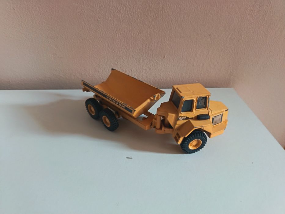 1:50 модел на Volvo -BM