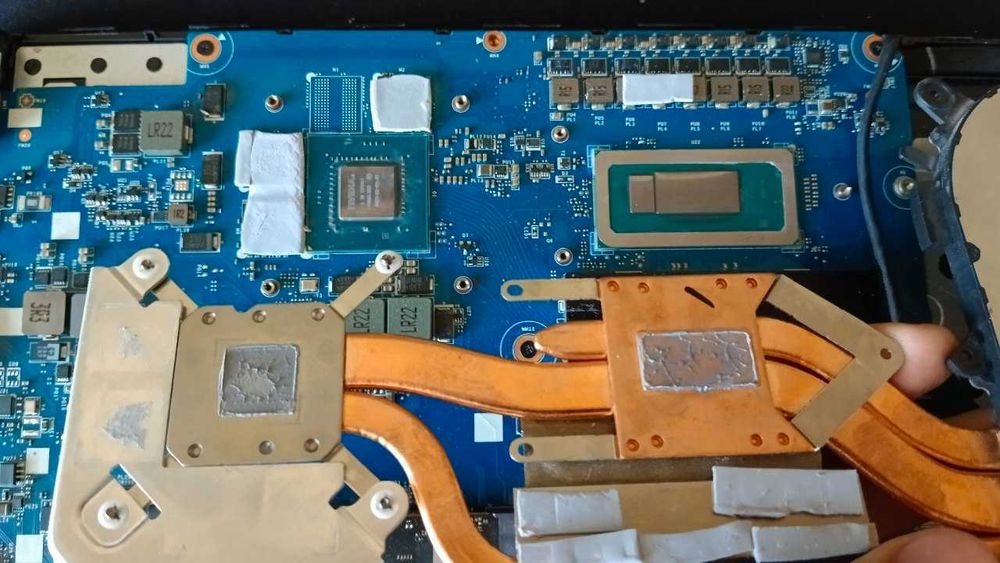 Обслуживание чистка ноутбуков любой модели в мастерской TechnoBase