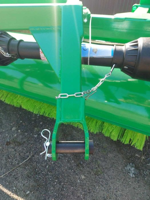 Щётка коммунальная под МТЗ 80/82