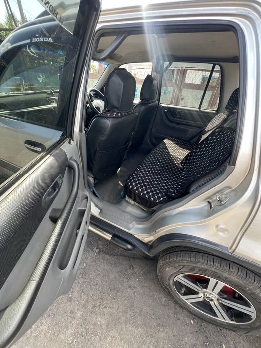 Хонда црв 1996 года 2 л