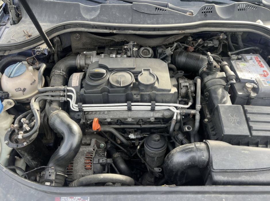 Vând motor Passat B6 BMP