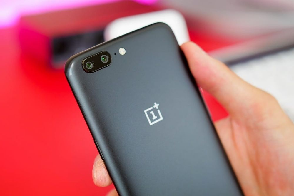 Продам One Plus A5000 Black 6/64 GB В хорошем состоянии.!