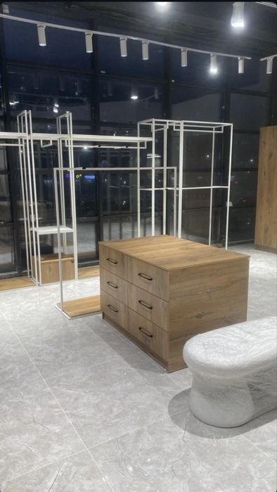 Торговое оборудование. Рейлы