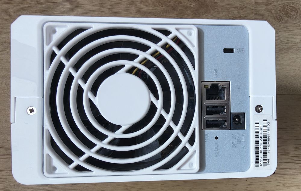 Продам  Synology 214SE (NAS)