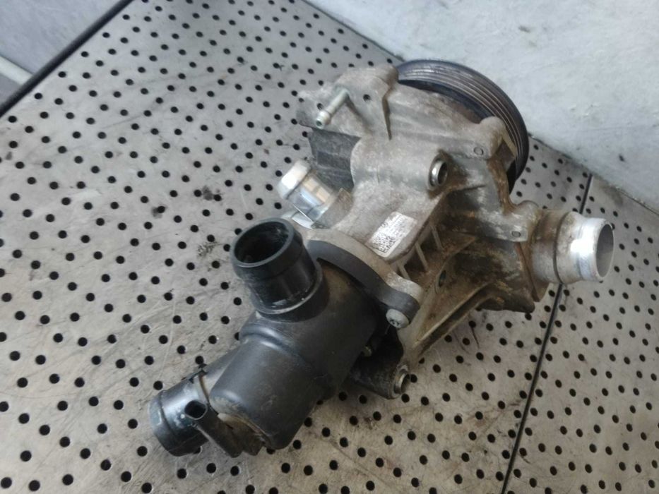 pompa apa cu termostat 2.0 cdi 651901 mercedes a-class w176 b-class w246 cla gla  a6512000501