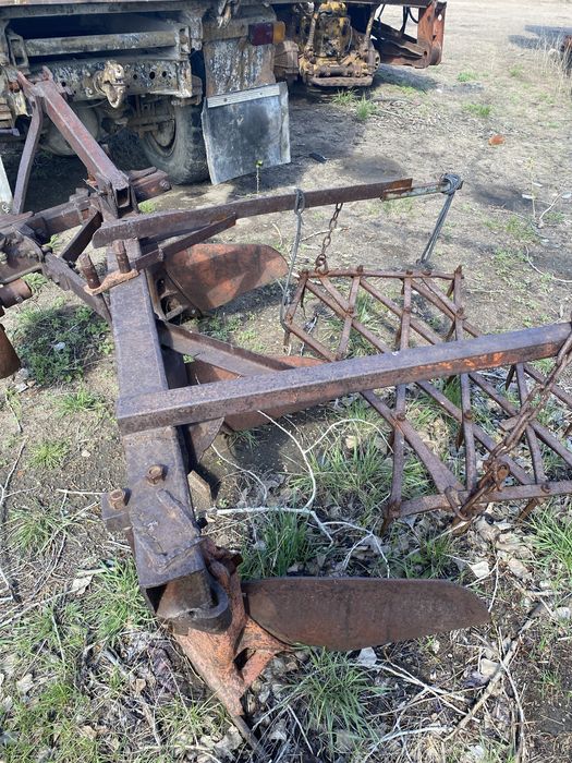 Продам плуг 3 корпусной мтз