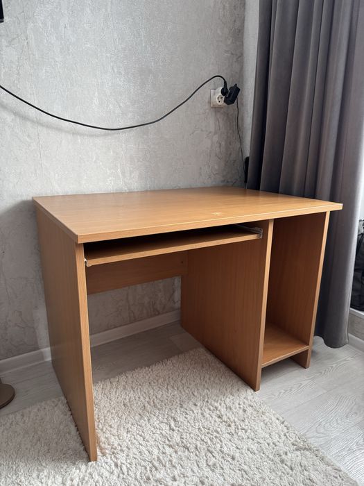 Письменный стол