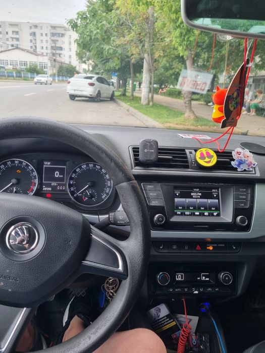 Vând skoda fabia