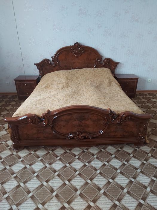 Продам спальный гарнитур