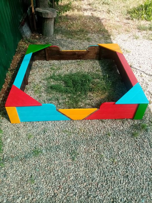 Песочница из натурального дерева