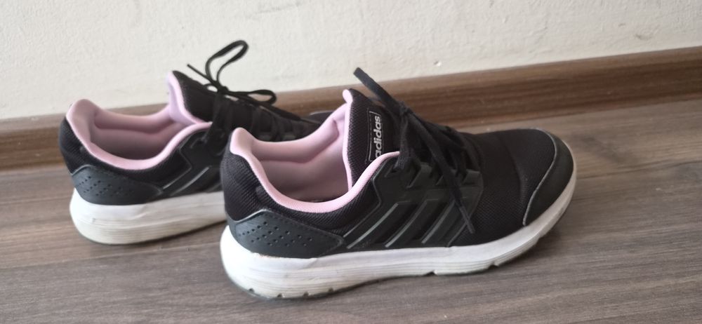 Маратонки Adidas дамски номер 41,5
