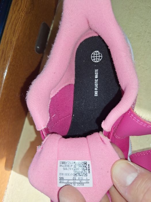 adidasi fetite marimea 32,in stare impecabila