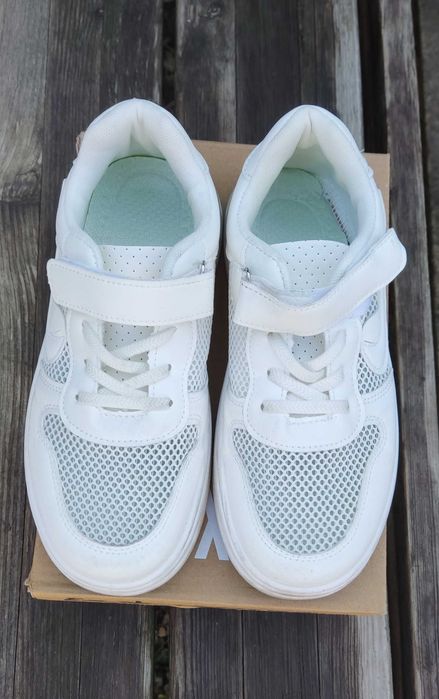 Кроссовки для девочек р. 37