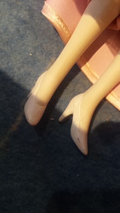 Papusa portelan 60cm 135 lei redus de la 190 lei