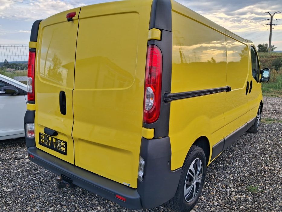 Opel Vivaro ( Renault Trafic )