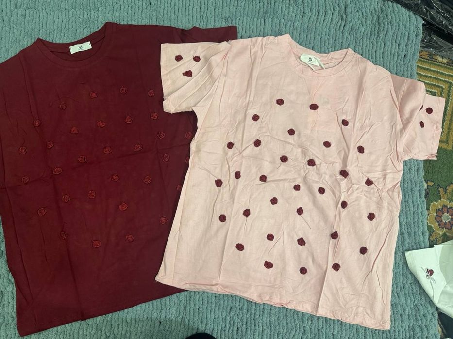 Женские модные футболки