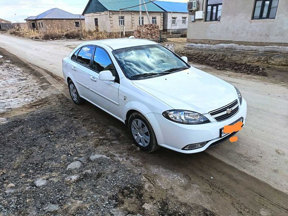 Gentra avtomobili satiladi.