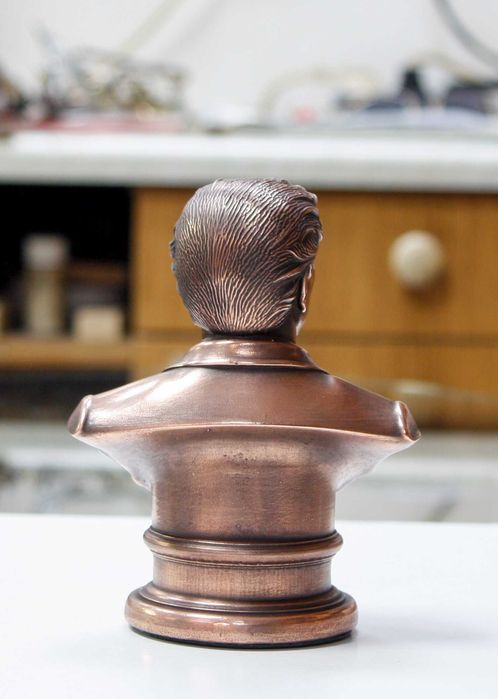 Статуетка-бюст на "Васил Левски".Медна галванопластика.