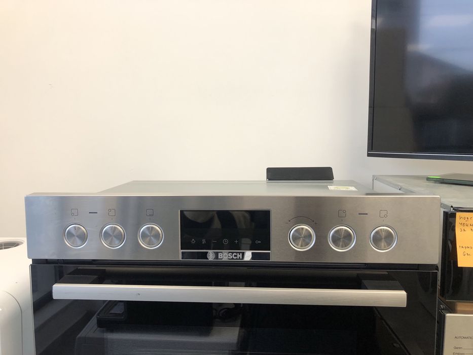 Фурна с индукционни котлони Bosch HEB578BS1