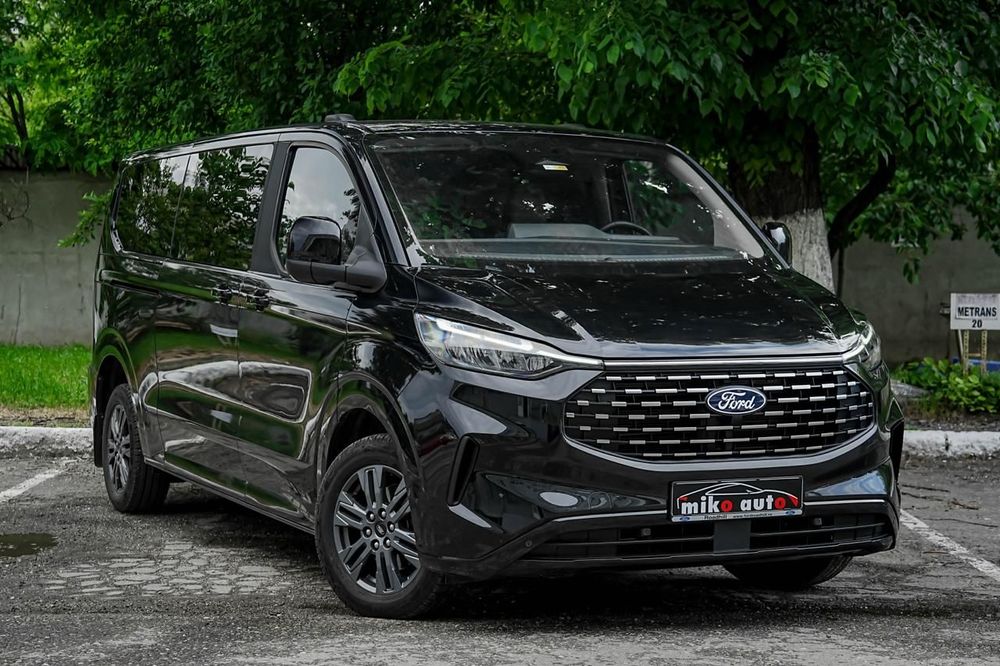 Ford Tourneo Custom TVA DEDUCTIBIL 4X4 permanent predare leasing 9 locuri