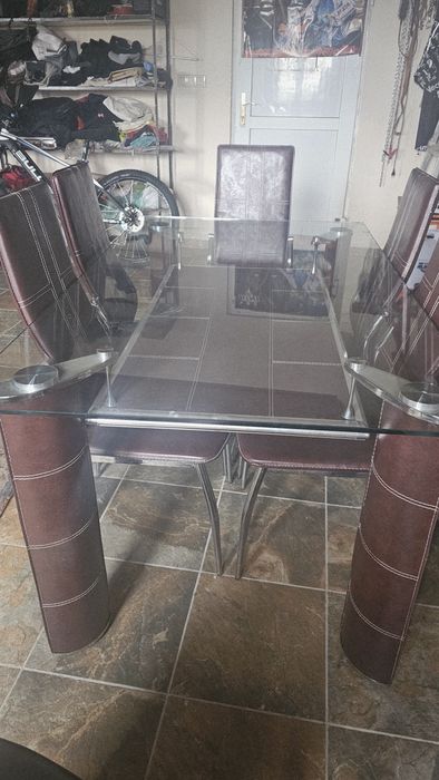 Vând   masa living  piele  cu  6 scaune
