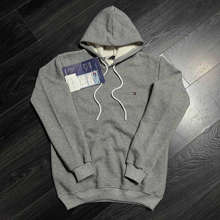 hanorac tommy hilfiger grii model 2026