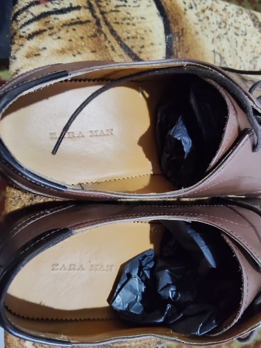 Vând pantofi mărimea 43