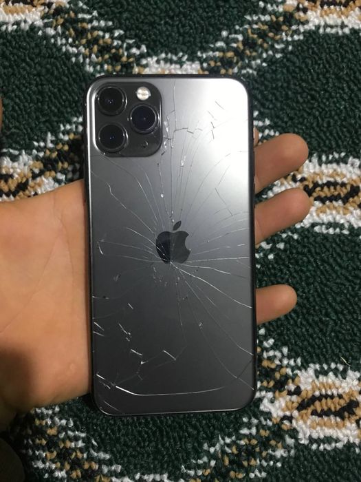 iPhone 11 pro sotiladi srochni 299$ kelishiladi
