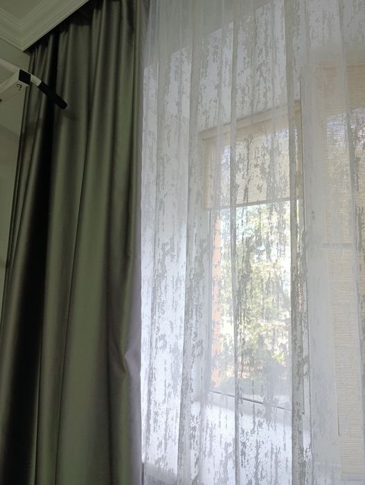 Продам комплект шторы плюс тюль